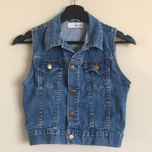 Cropped Denim Sleevless Jacket